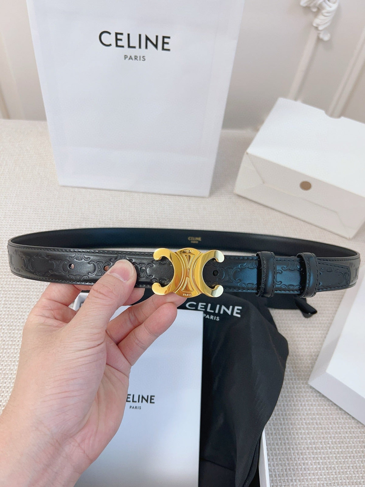CELINE 25S BELT 25MM TRIOMPHE IN BLACK CALFSKIN GOLD HARDWARE 563332