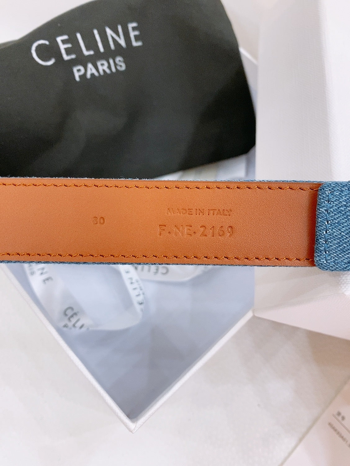 CELINE 25S BELT TRIOMPHE TAURILLON 25MM IN BROWN CALFSKIN AND DENIM 558353